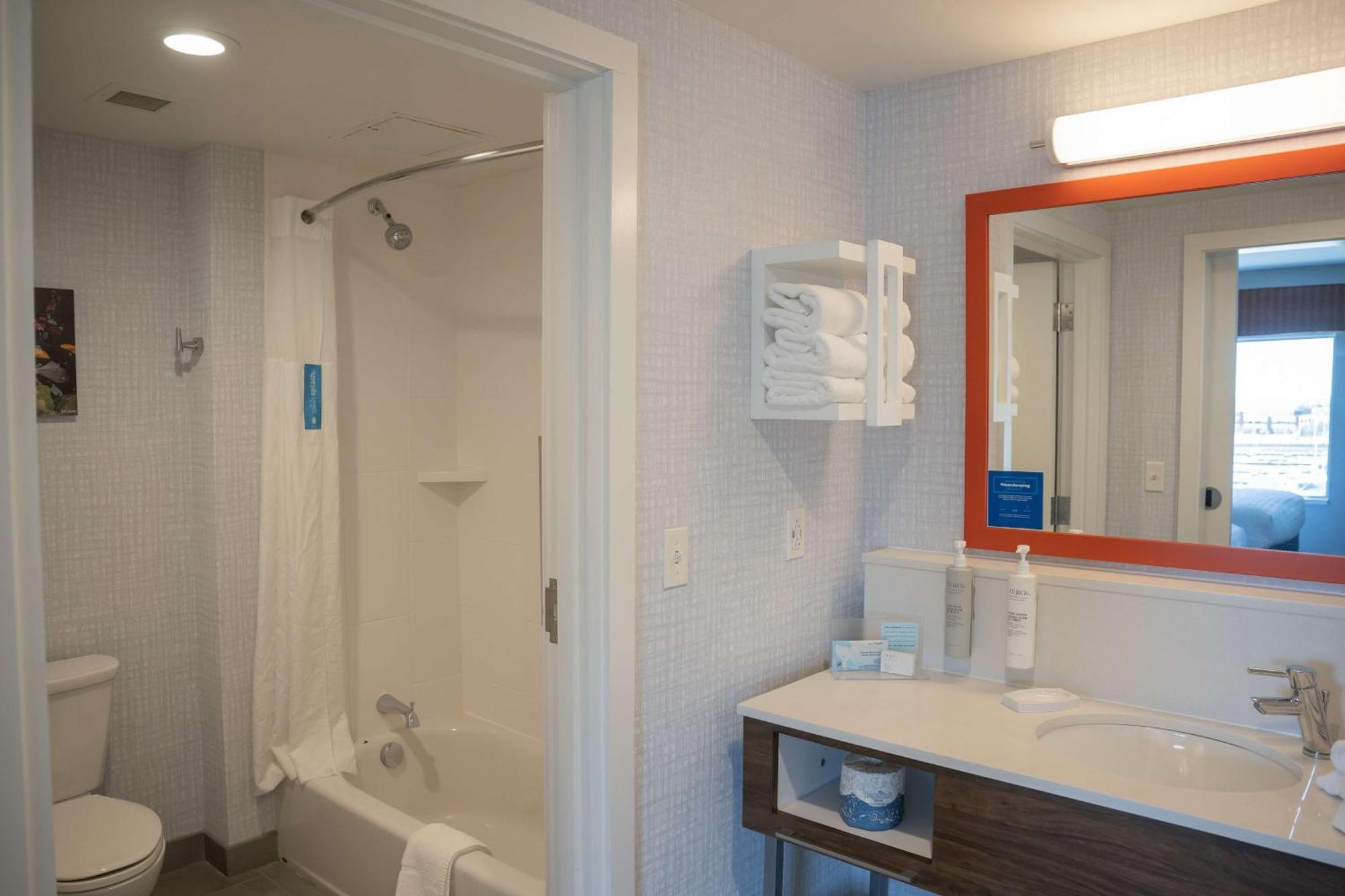 Hampton Inn & Suites Erie Bayfront Dış mekan fotoğraf