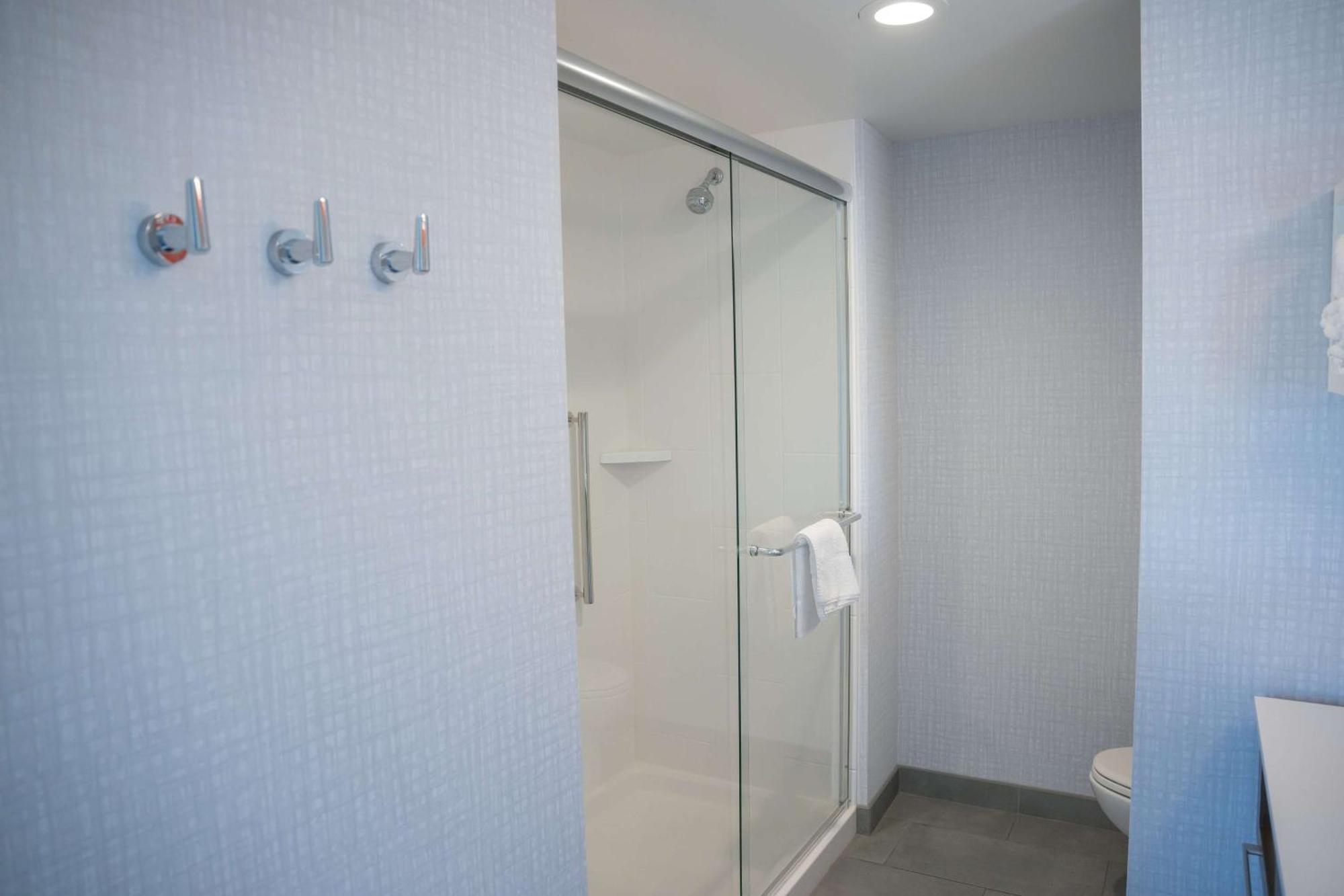 Hampton Inn & Suites Erie Bayfront Dış mekan fotoğraf
