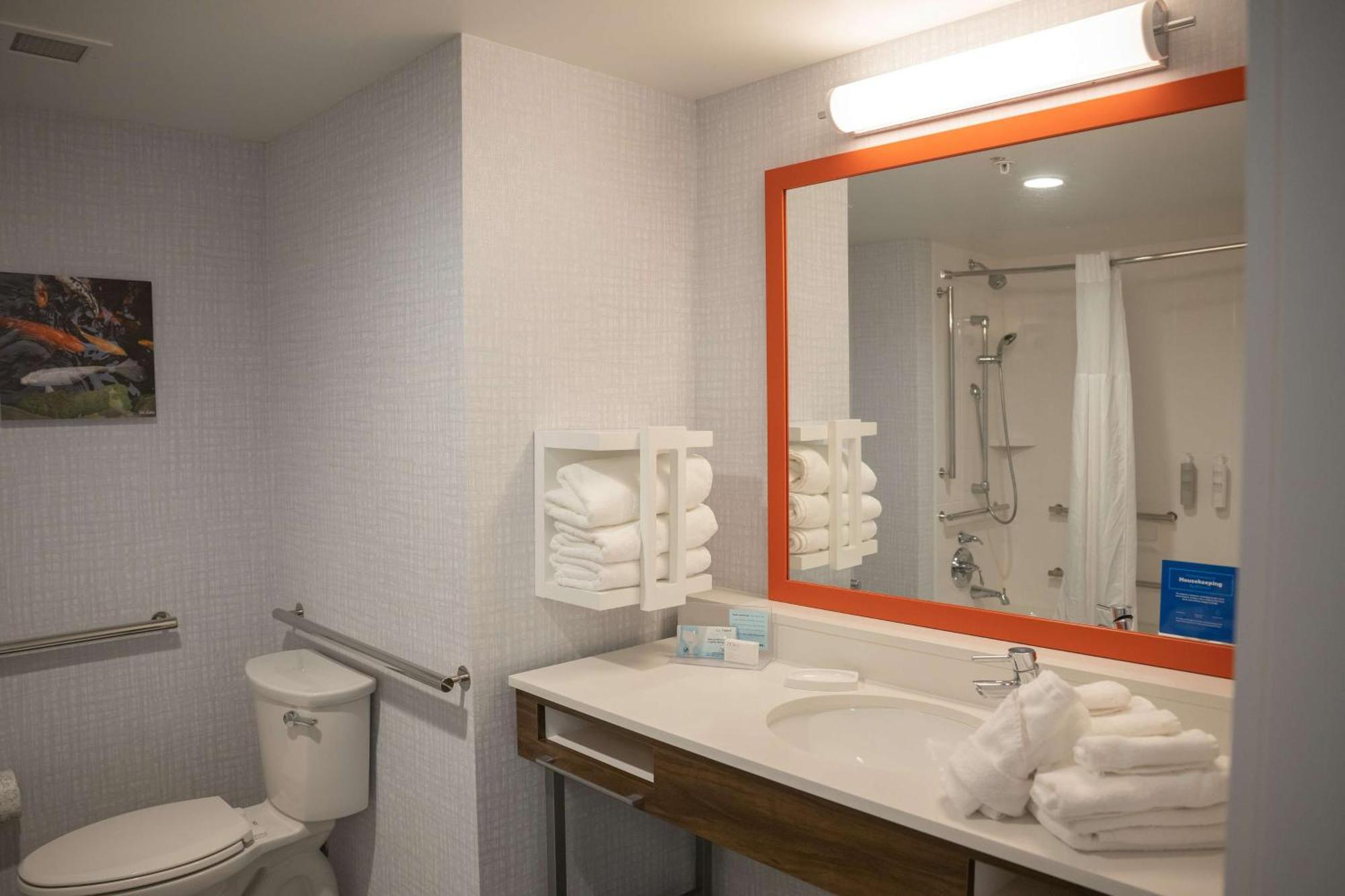 Hampton Inn & Suites Erie Bayfront Dış mekan fotoğraf