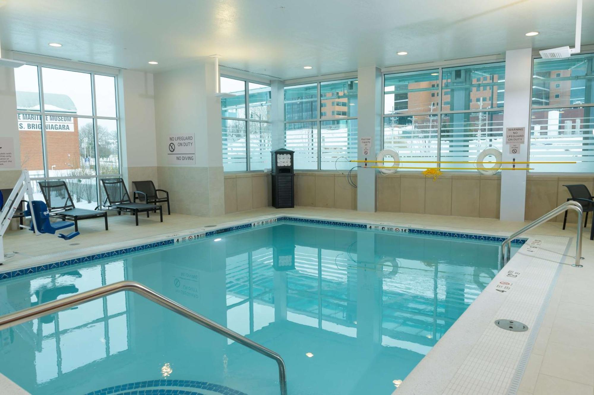 Hampton Inn & Suites Erie Bayfront Dış mekan fotoğraf